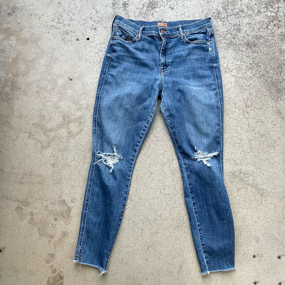 MOTHER “The Vamp Fray” distressed Jeans size 32 casual frayed hem